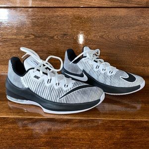 White & Black NIKE AIR MAX Infuriate 2 Low Shoes